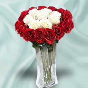Red & white roses arrangement