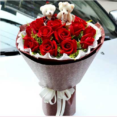 Christmas roses bouquet