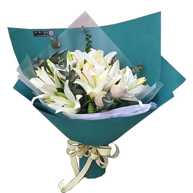 6 white lilies